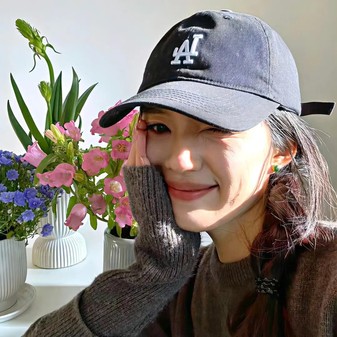 黑衣女孩