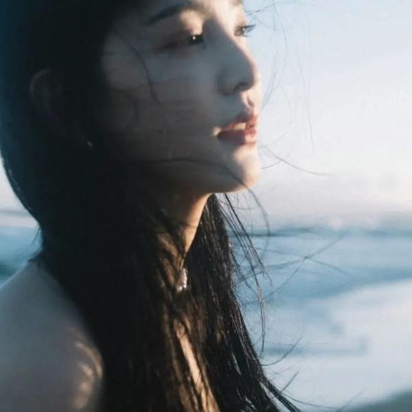 隔壁墓园的男孩